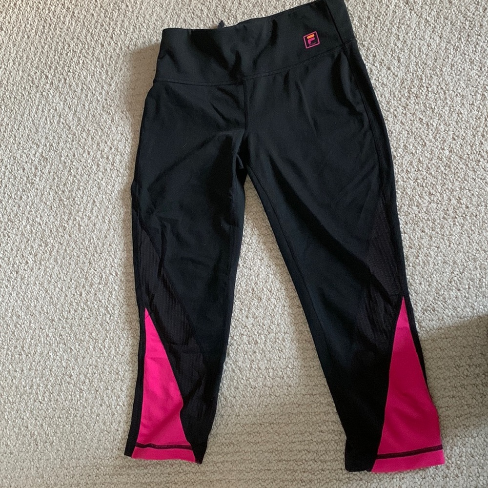 Fila Sport Black & Pink Printed Panels Mesh Inserts Midrise Yoga Capris Sz S